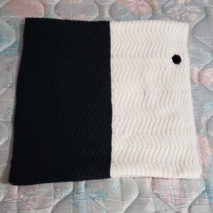 Vince Camuto Cozy Soft Black and White Knit Infinity Scarf